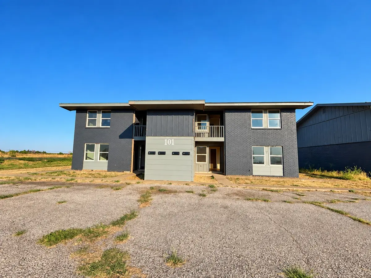 101 Pecos Place, Plainview, TX 79072 - #1