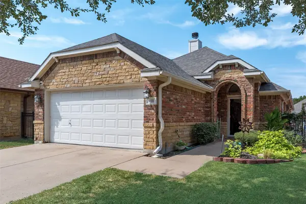 9032 Racquet Club Drive, Fort Worth, TX 76120