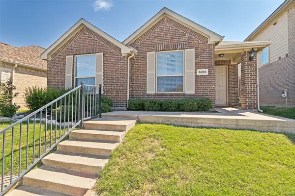 5809 Wake Robin Drive, Fort Worth, TX 76123
