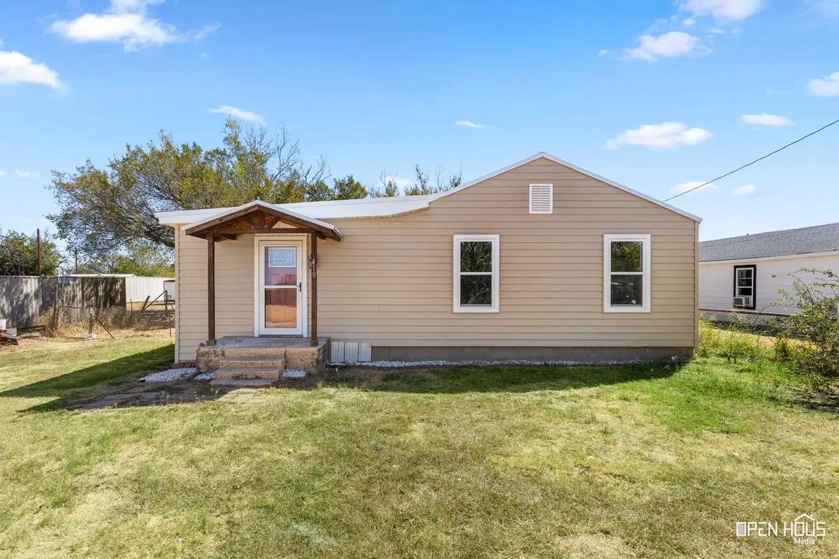 410 N Oak Street, Archer City, TX 76351 - #1