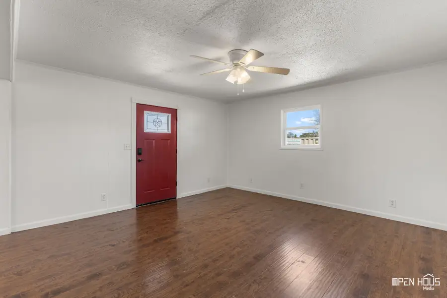 410 N Oak Street, Archer City, TX 76351 - #2