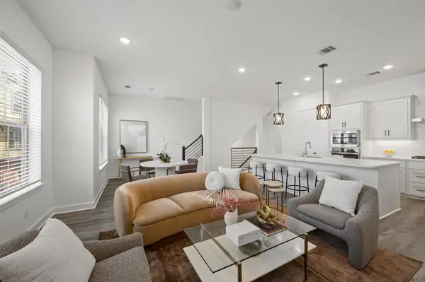 1047 Manacor Lane, Dallas, TX 75212