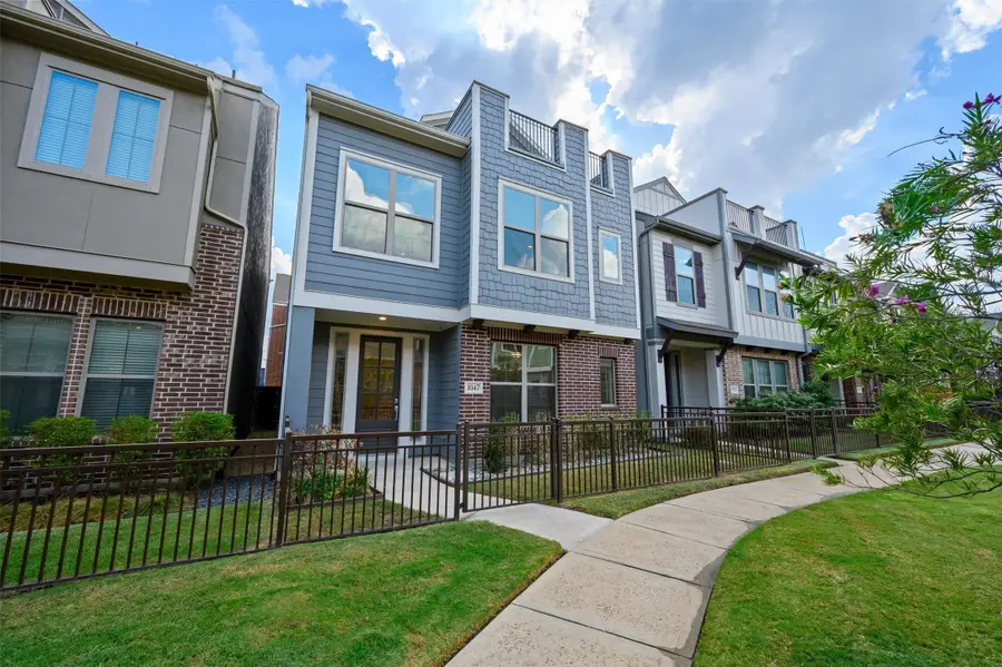 1047 Manacor Lane, Dallas, TX 75212 - #3
