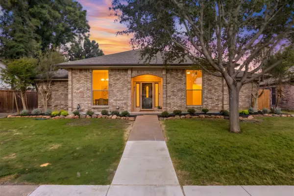 514 Ridgegate Drive, Garland, TX 75040