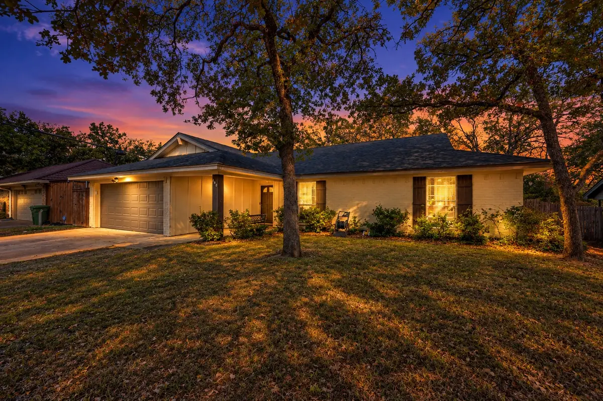 608 Ridgewood Circle, Hurst, TX 76054 - #1