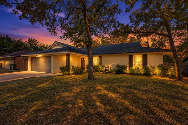 608 Ridgewood Circle, Hurst, TX 76054