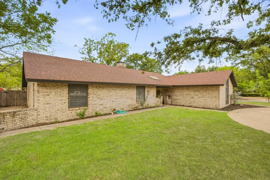 1190 N Charlotte Avenue, Stephenville, TX 76401 - #2
