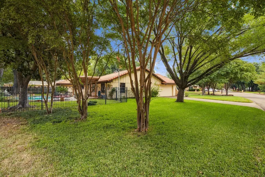2201 Scarlet Lane, Grand Prairie, TX 75050 - #3