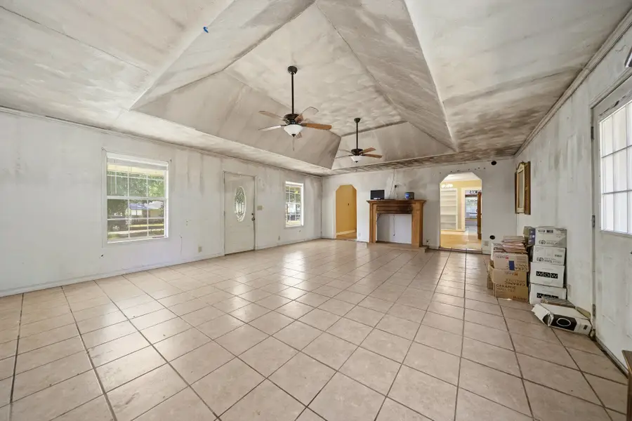 925 E Walnut Street, Hillsboro, TX 76645 - #3