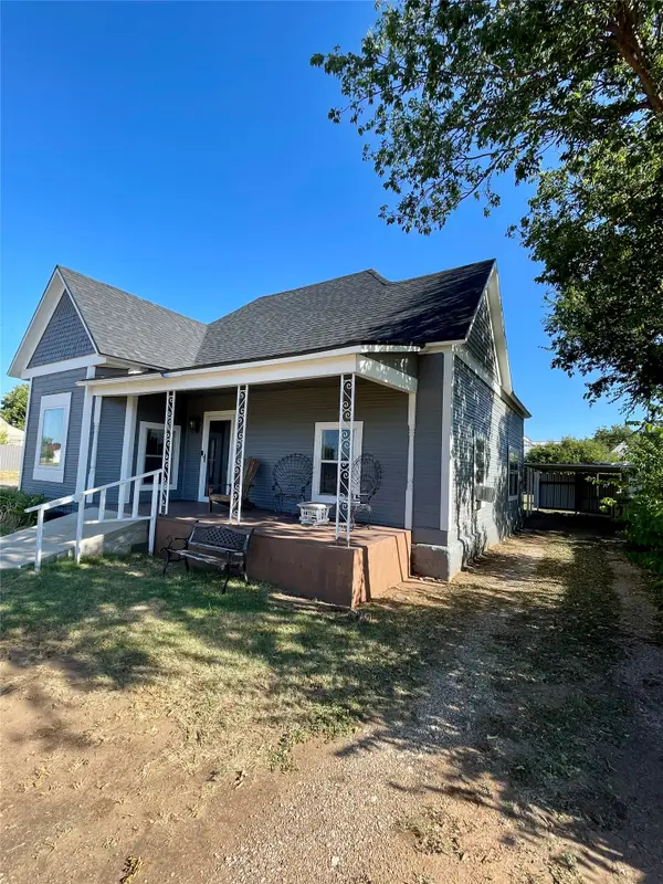 508 N 10th Street, Ballinger, TX 76821