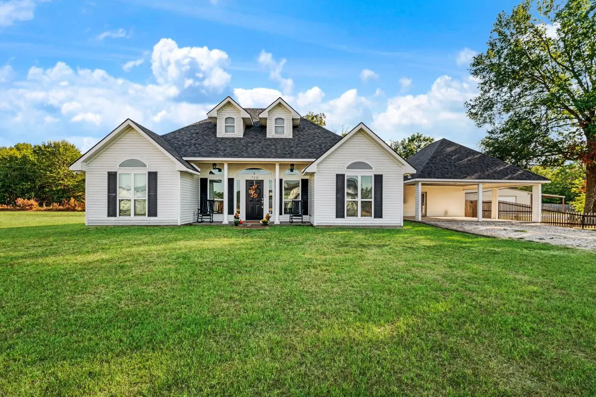720 Daniel Street, Blossom, TX 75416 - #1