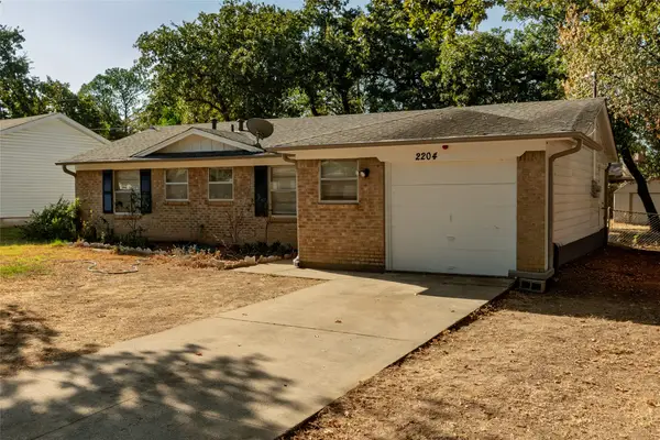 2204 Cales Drive, Arlington, TX 76013