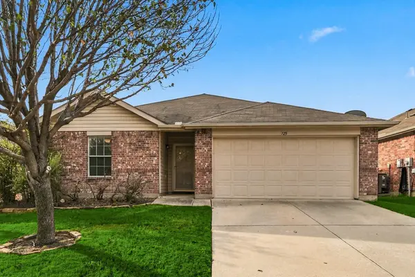 729 Rio Bravo Drive, Fort Worth, TX 76052