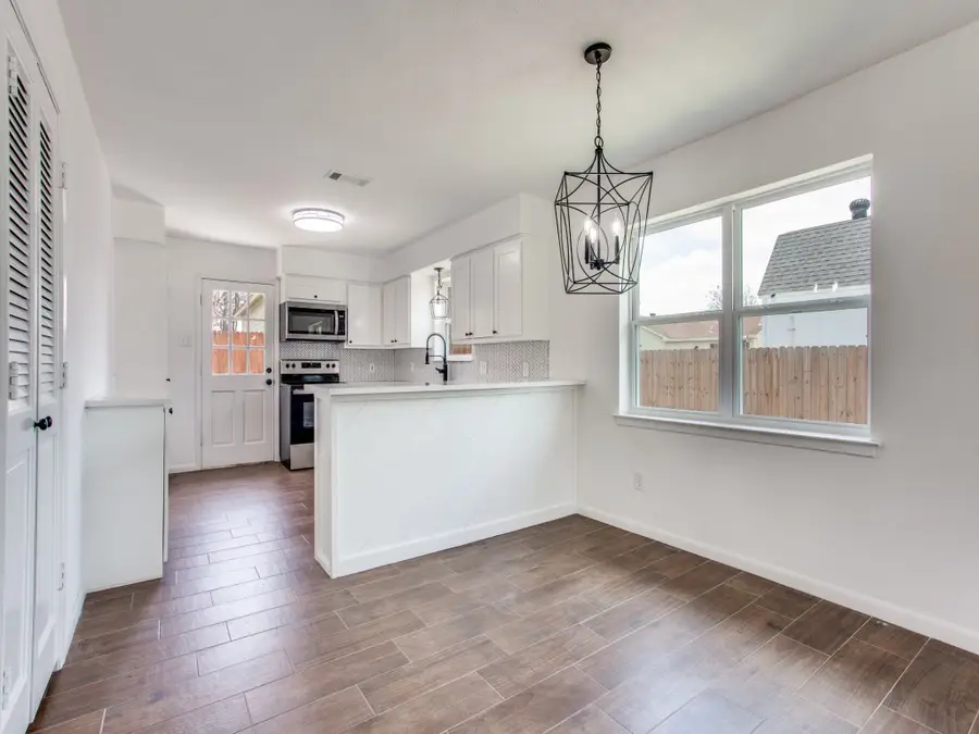 1307 Worthington Street, Grapevine, TX 76051 - #3