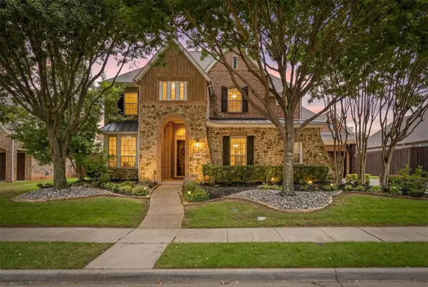 1005 High Hawk Trail, Euless, TX 76039