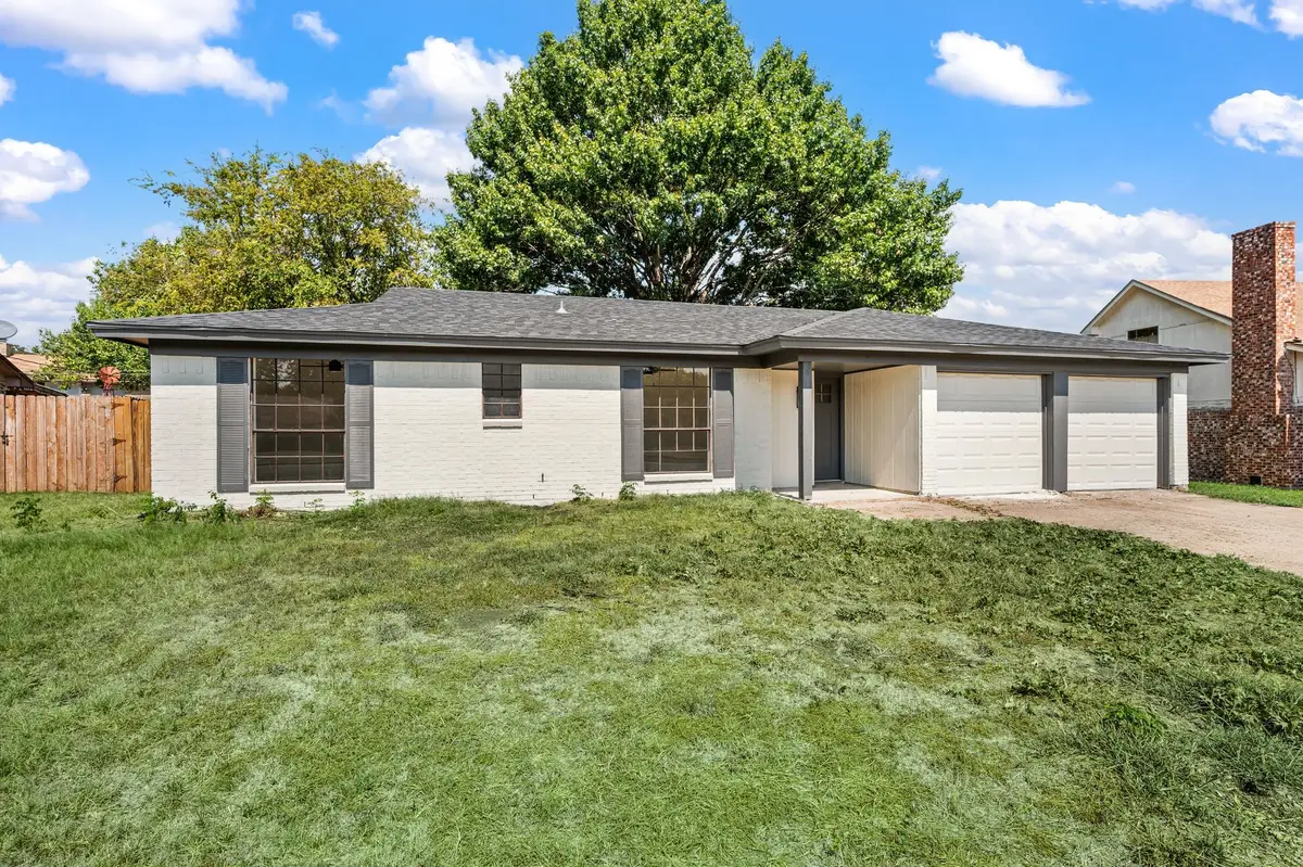 1705 S Timber Court, Benbrook, TX 76126 - #1