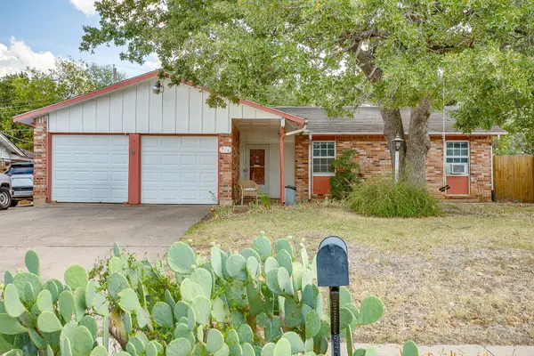 915 Cherry Laurel Lane, Arlington, TX 76012