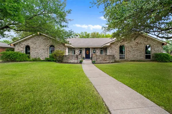 402 Coachlight Trail, Rockwall, TX 75087