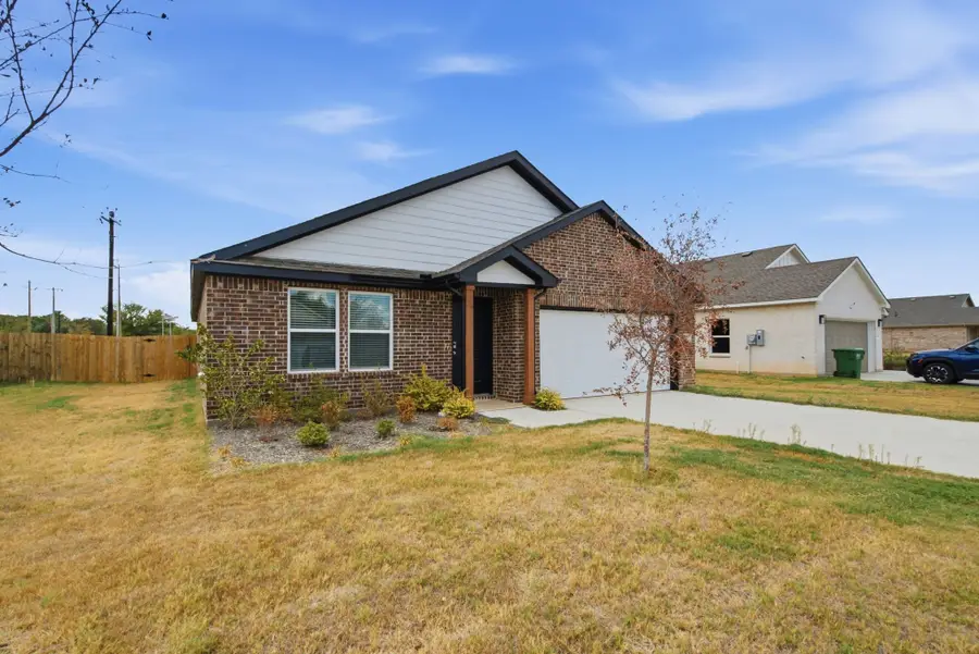 417 Jameson Street, Springtown, TX 76082 - #2