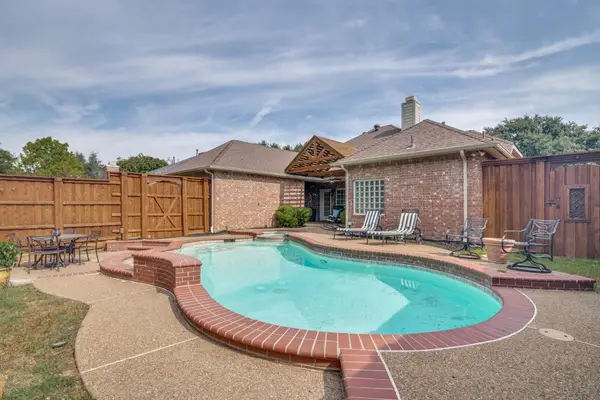 4914 Petersburg Drive, Rowlett, TX 75088