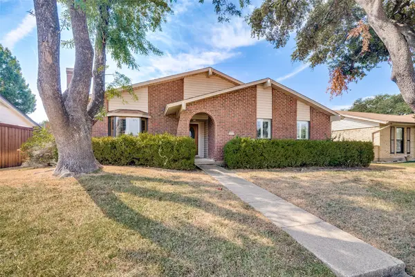 2202 Village Crest Drive, Garland, TX 75044