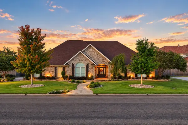 213 Devonshire, Mt Pleasant, TX 75455