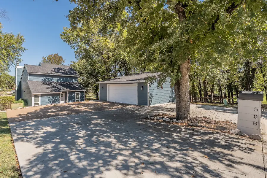 508 Harbor Drive S, Azle, TX 76020 - #2