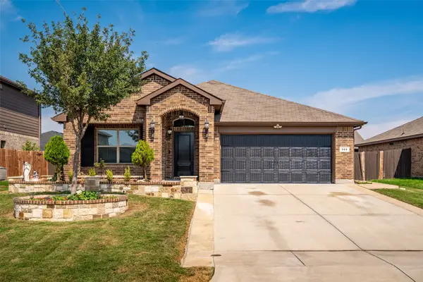 303 Triple Crown Lane, Ponder, TX 76259