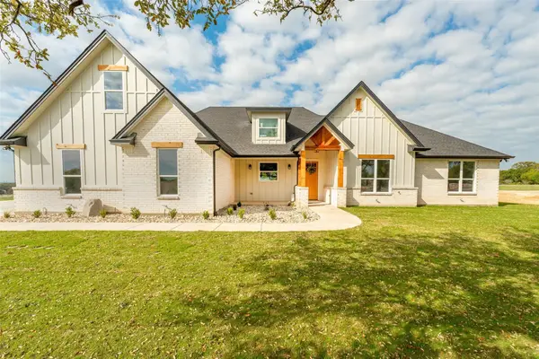 161 Helton Drive, Granbury, TX 76049