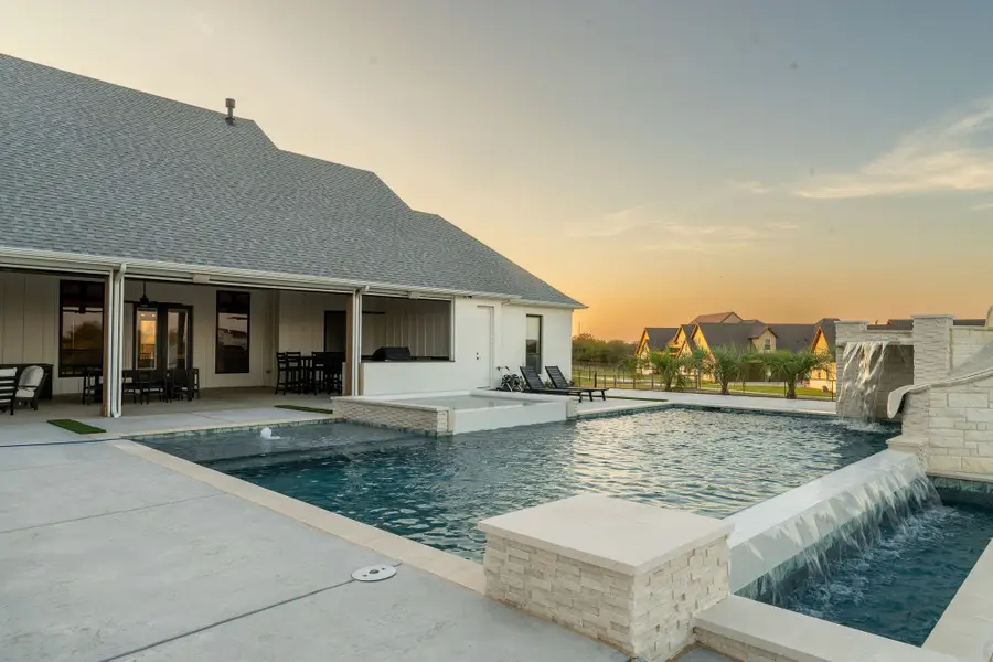 760 Hummingbird Lane, Justin, TX 76247 - #3