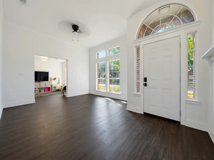 2912 Olympia Drive, Grand Prairie, TX 75052 - #2