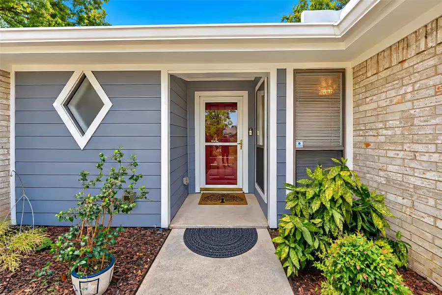 2941 Cresthaven Drive, Grapevine, TX 76051 - #3