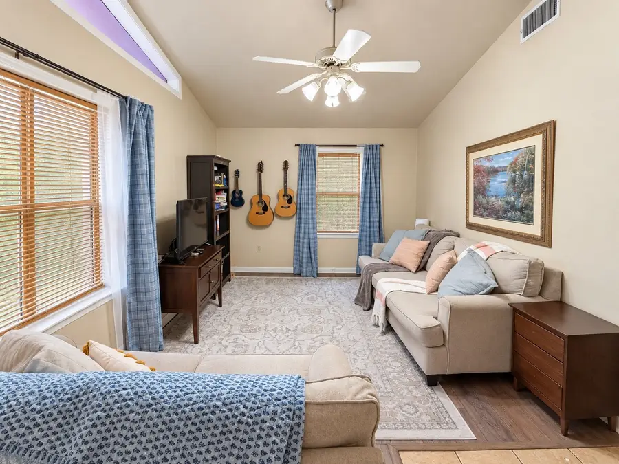 603 N Rita Street, Lacy Lakeview, TX 76705 - #3
