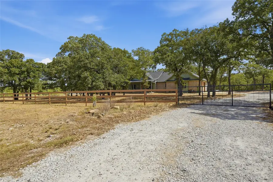 230 Silver Lakes Drive, Sunset, TX 76270 - #2