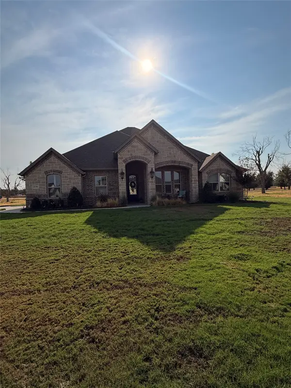1136 Tremont Lane, Granbury, TX 76049