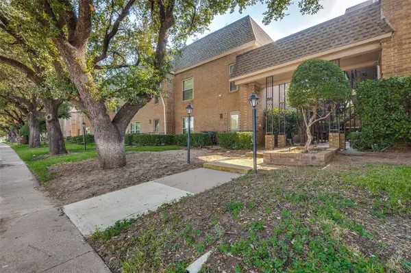 4430 Harlanwood Drive N #209, Fort Worth, TX 76109