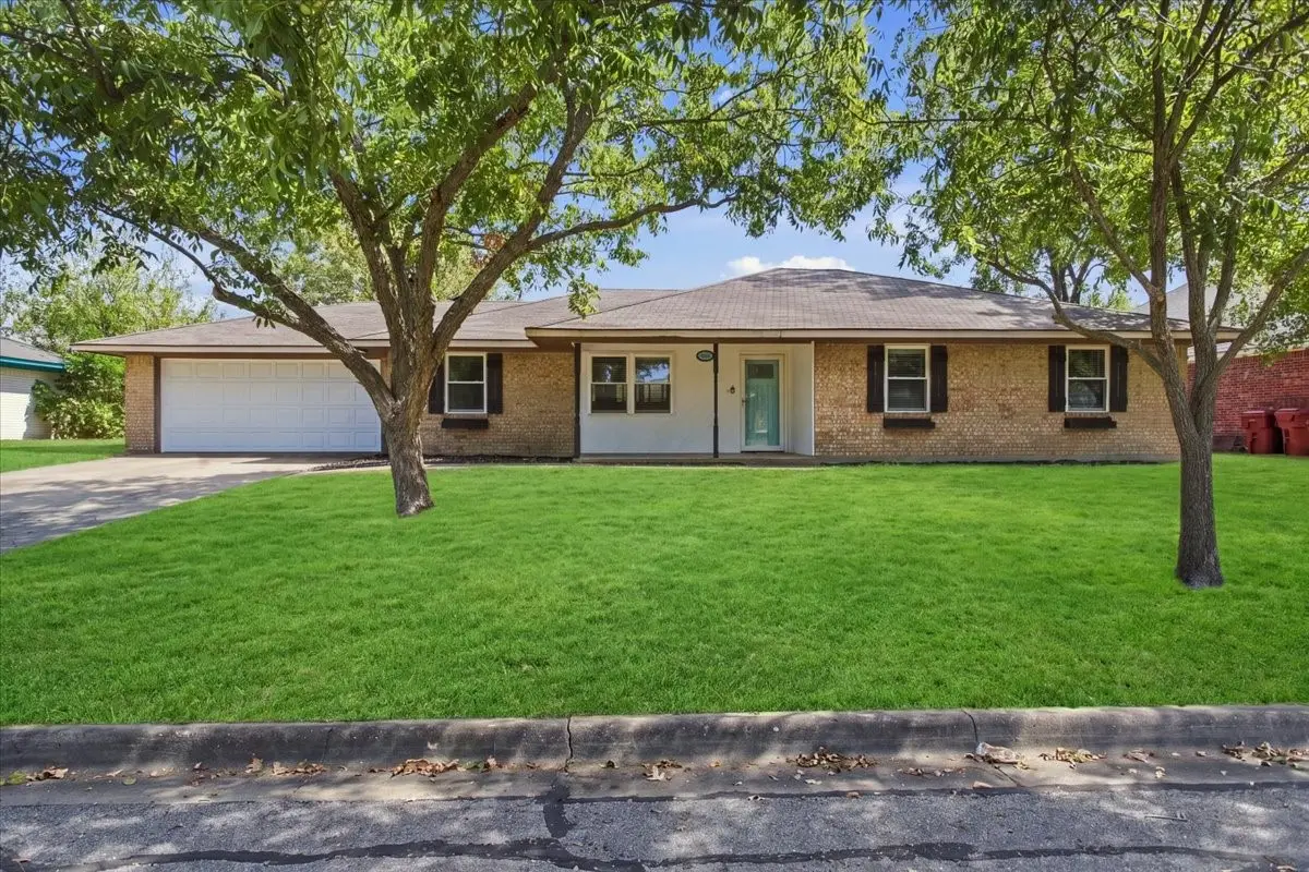 2108 N Village, Bonham, TX 75418 - #1