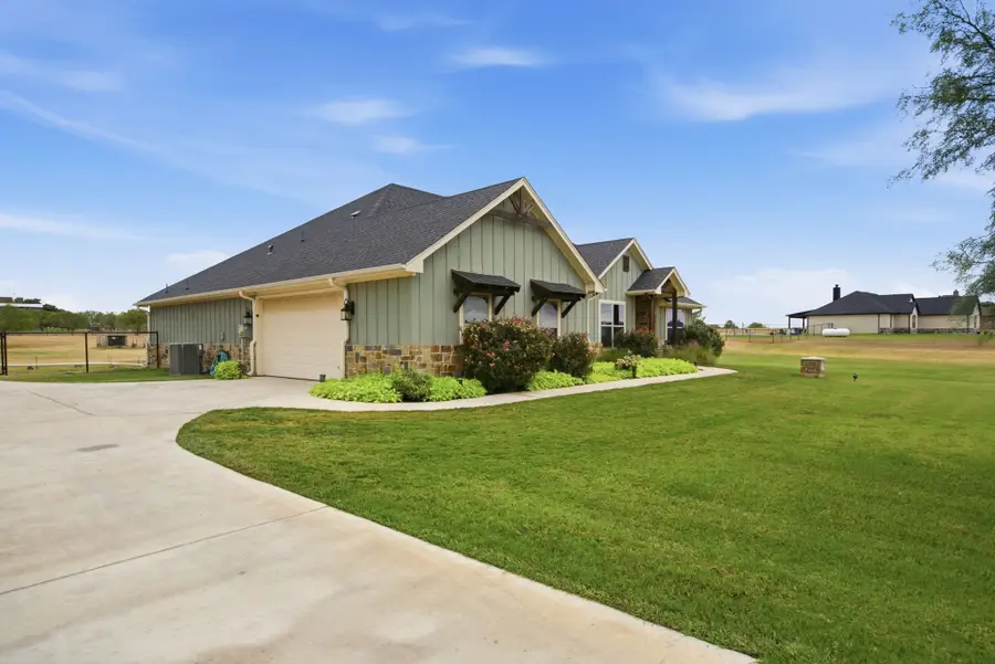 133 Kingston Lane, Weatherford, TX 76087 - #2