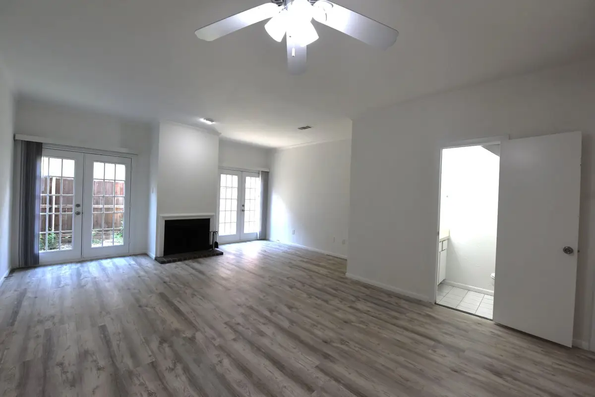 2727 Shelby Avenue #M, Dallas, TX 75219 - #1