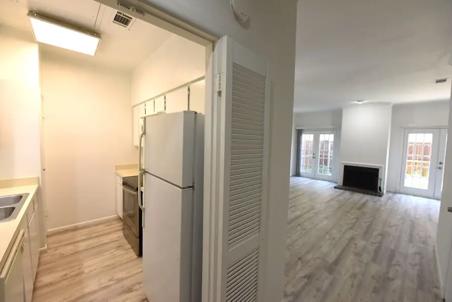 2727 Shelby Avenue #M, Dallas, TX 75219 - #3