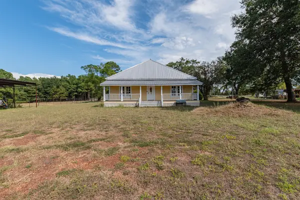 2073 Blackburn Road, Diana, TX 75640