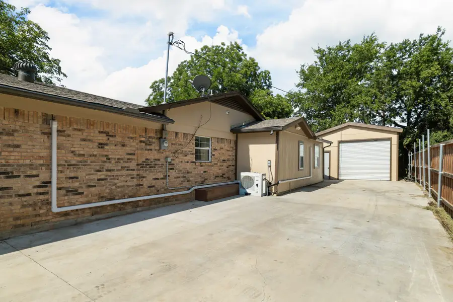 2801 Rosebud Lane, Richland Hills, TX 76118 - #2