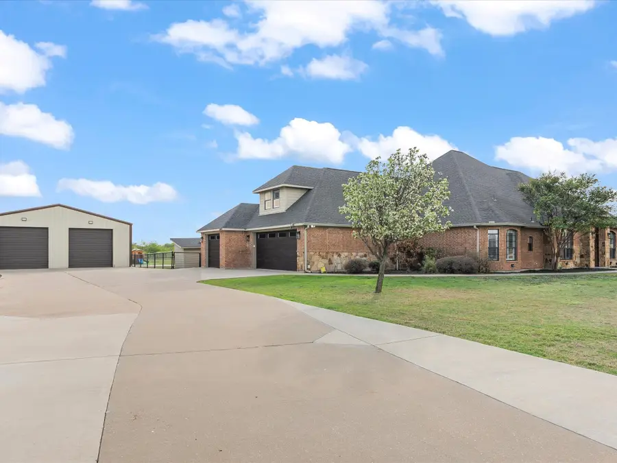 6205 High Meadows Drive, Krum, TX 76249 - #2