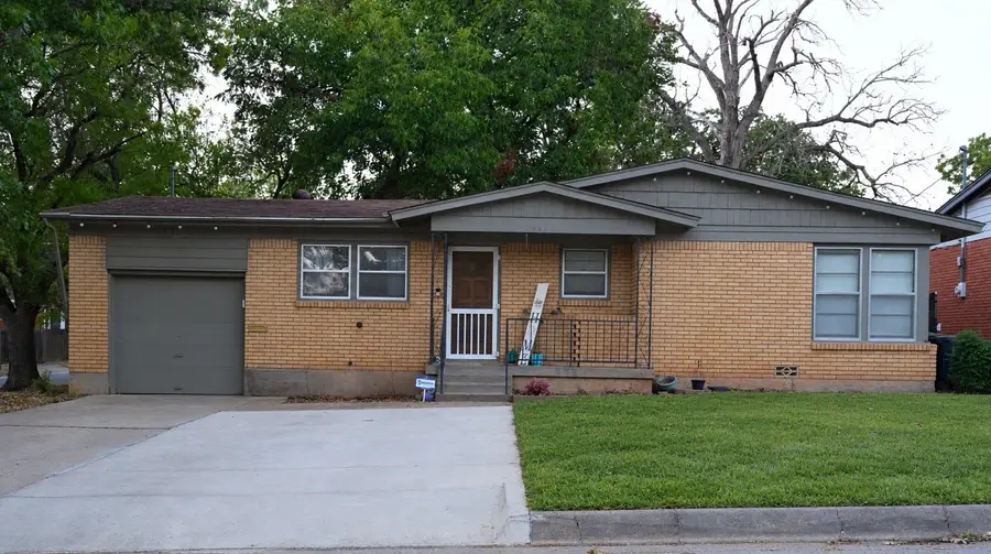 6301 Greenlee Street, Fort Worth, TX 76112 - #2
