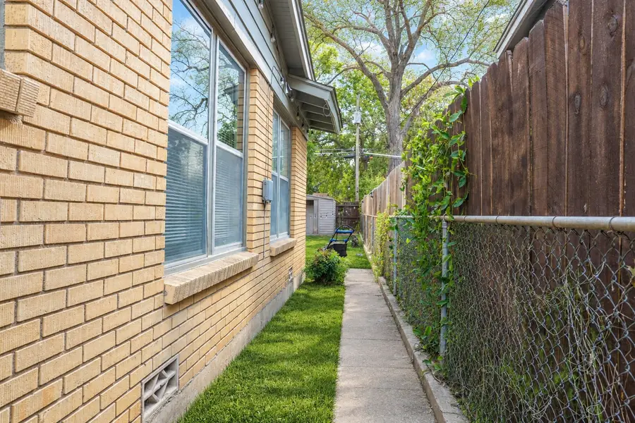 6301 Greenlee Street, Fort Worth, TX 76112 - #3