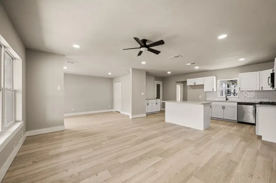 3855 Dowdell Street, Fort Worth, TX 76119 - #3