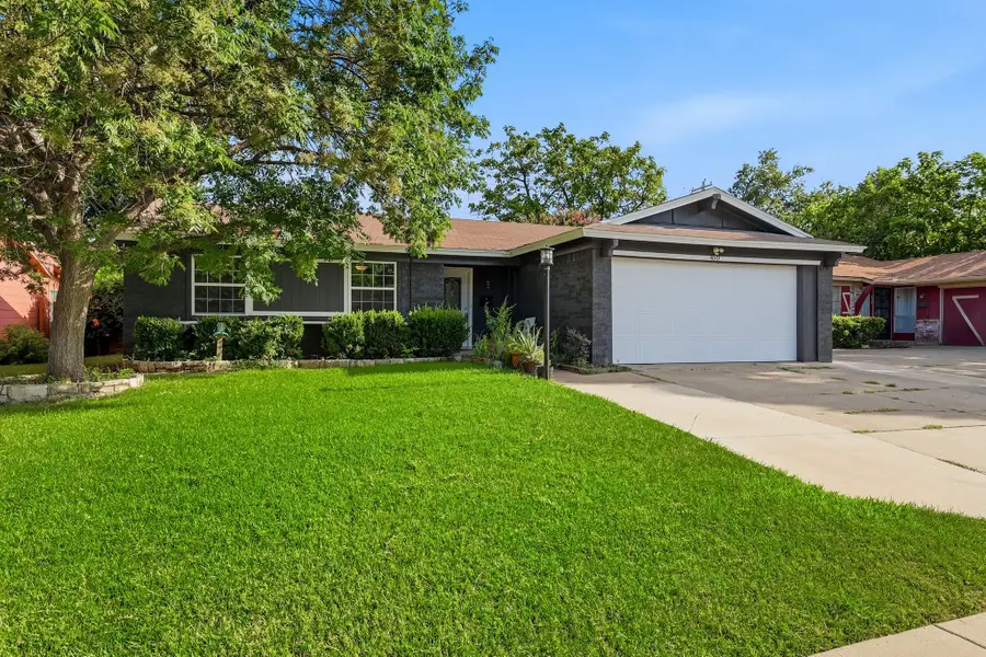 450 Price Drive, Lewisville, TX 75067 - #3