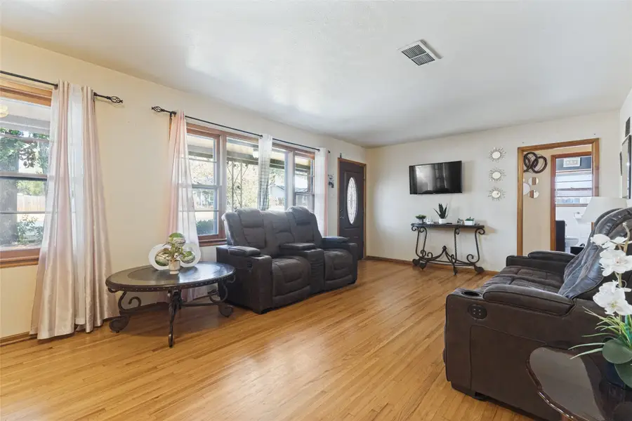6051 Black Oak Lane, Fort Worth, TX 76114 - #2