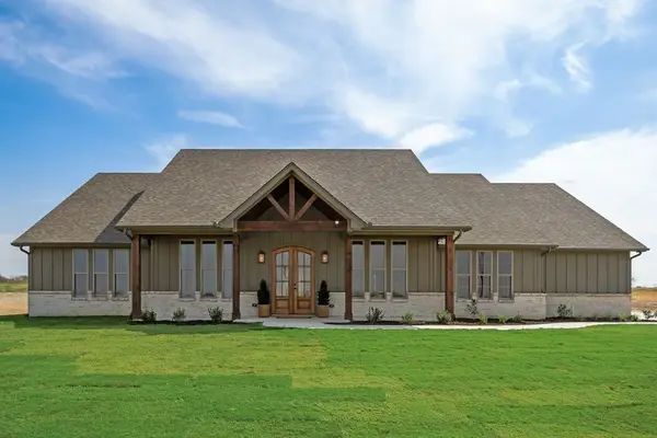 120 Quail Run Court, Decatur, TX 76234