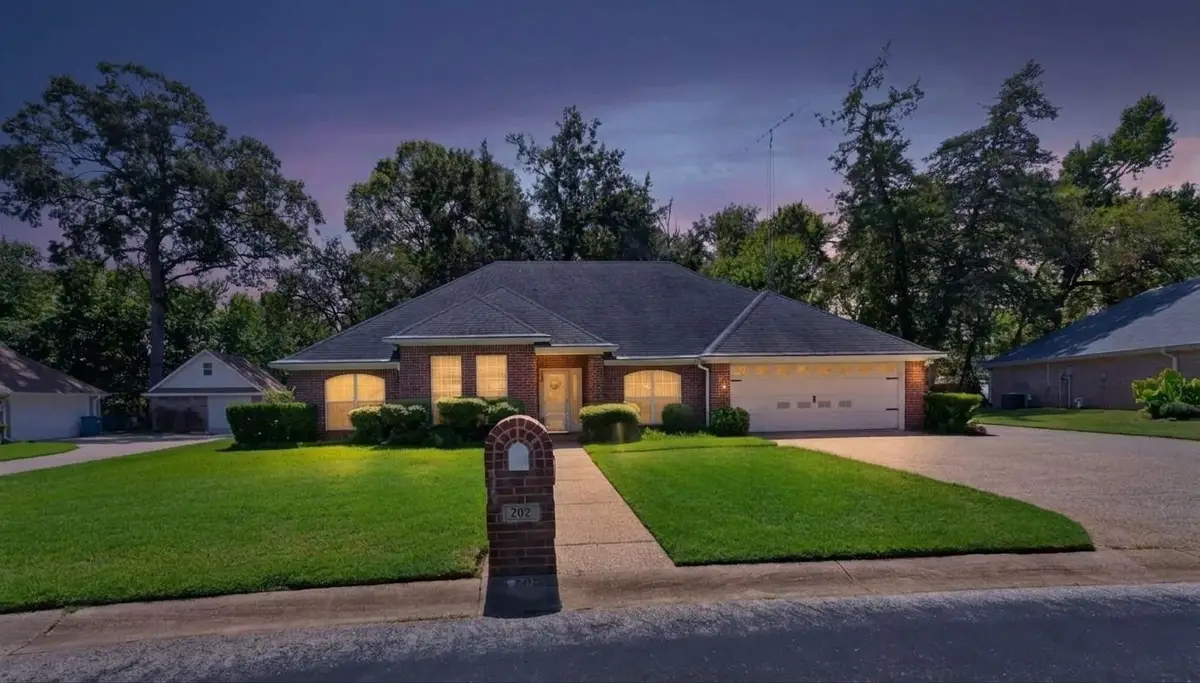 202 Northcreek Drive, Chandler, TX 75758 - #1